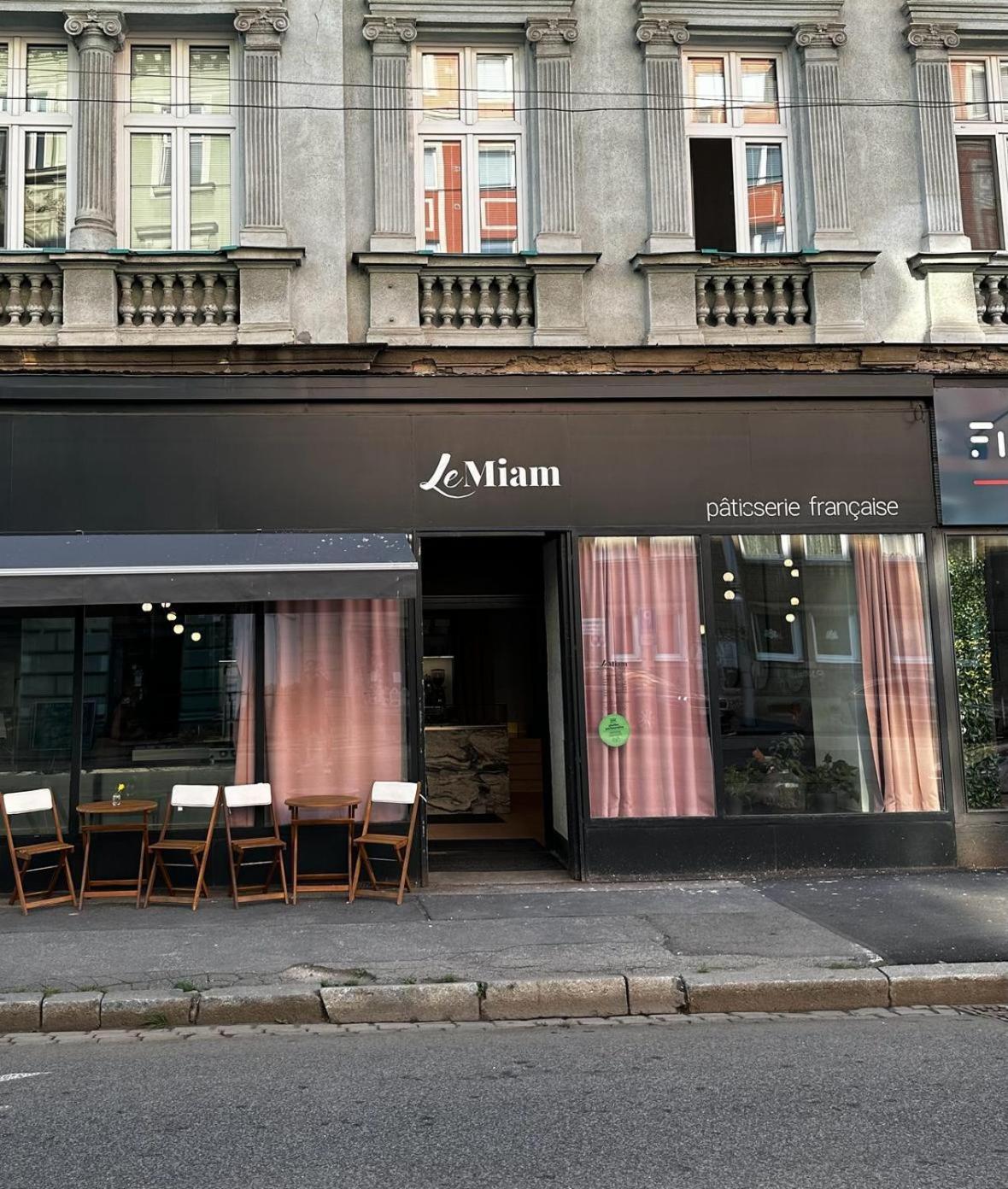 Apartamento Urban Zenhouse No.2 - Breakfast Included Bratislava Exterior foto