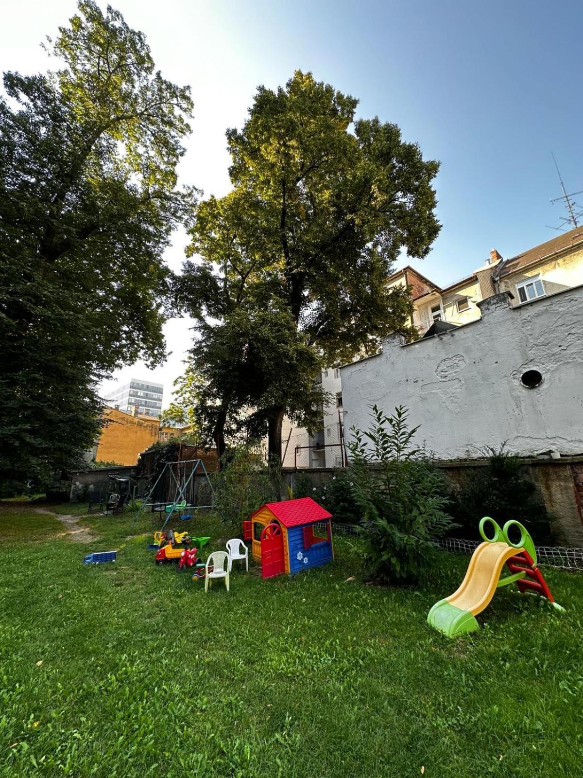 Apartamento Urban Zenhouse No.2 - Breakfast Included Bratislava Exterior foto